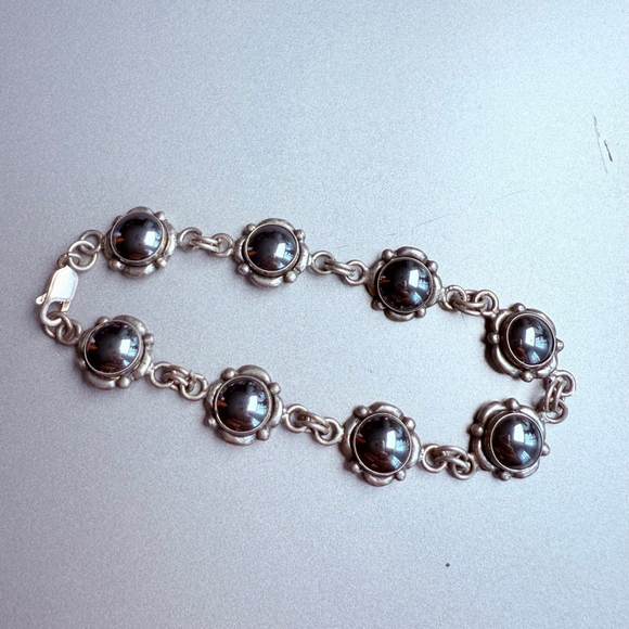 Vintage Modernist Hematite Round Cosmic Panel Sterling Silver 925 Bracelet MCM - Picture 2 of 6